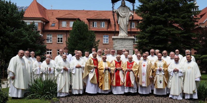 Platynowe, złote i srebrne jubileusze kapłańskie w Stadnikach