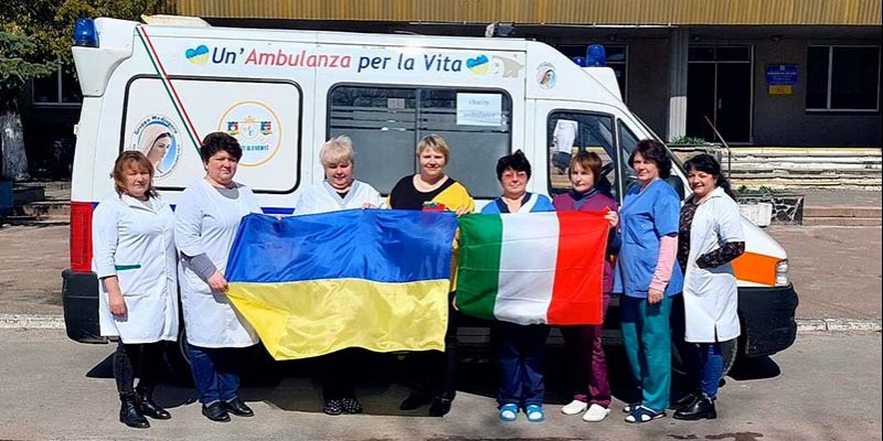 Przekazanie ambulansu szpitalowi w Romanowie