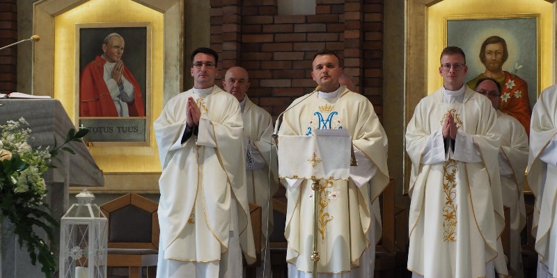 Sercańscy neoprezbiterzy w Sosnowcu