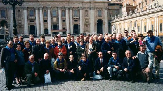 religiosos-familiares-y-amigos-en-la-misa-de-beatificacion-11-de-marzo-de-2001-635x357.jpg